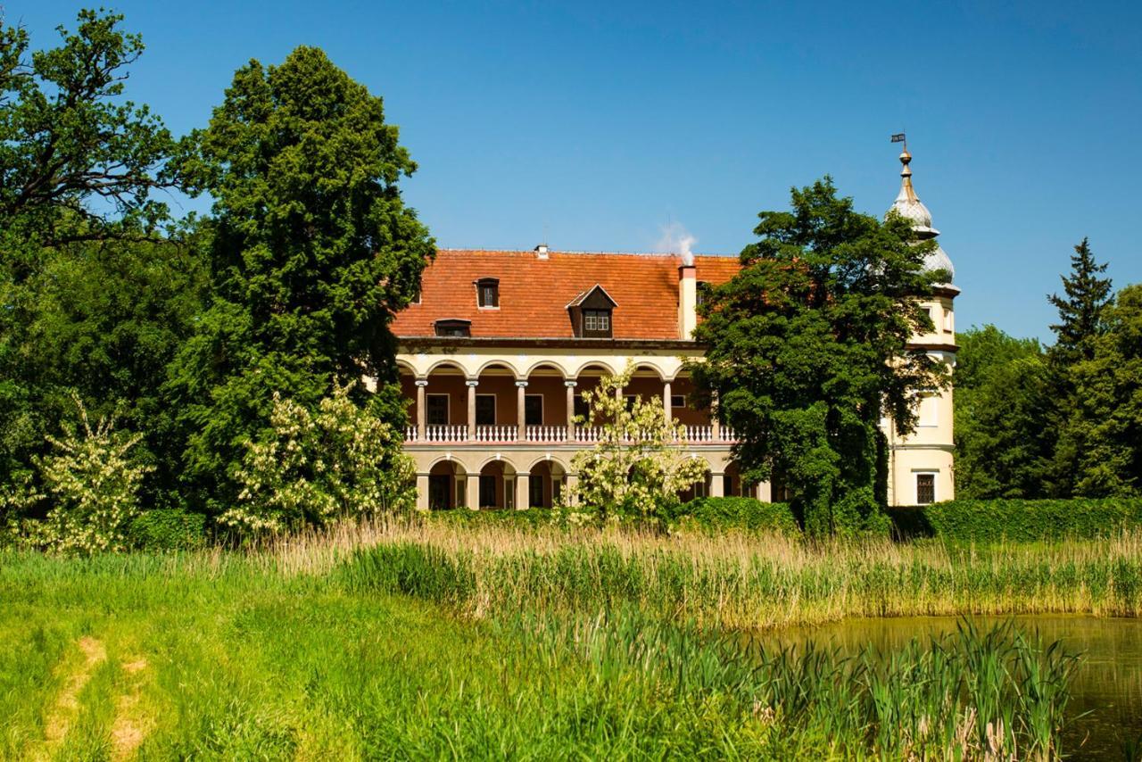 Palac Krobielowice Kąty Wrocławskie Exteriör bild